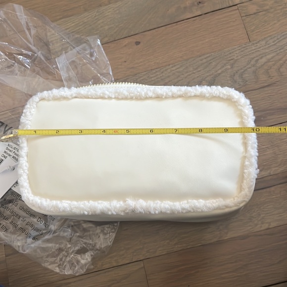 NWT 100% Authentic Stoney Clover Ln Small Pouch with Sherpa Trim - Picture 5 of 6